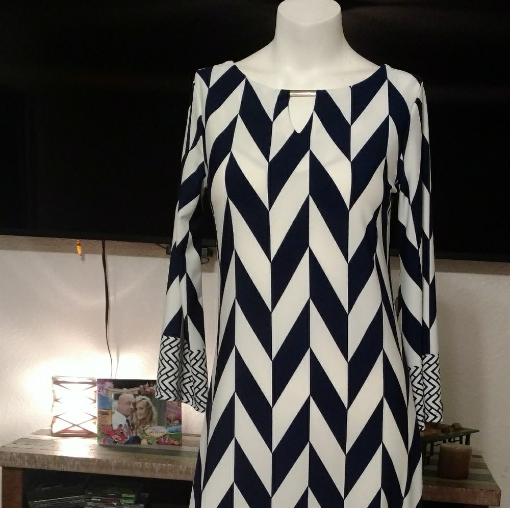 SOLD......Beautiful straight dress